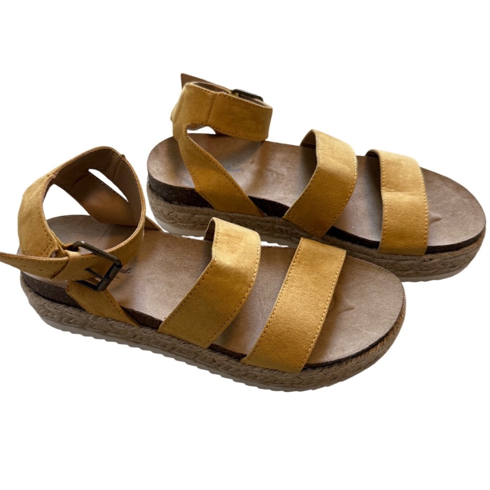 Universal Thread Mustard Yellow Espadrille Platform Sandals Womens Size 7 Buckle